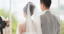 bi mat ve vi khach la va mon qua nghin do trong dam cuoi