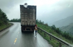 container di nguoc chieu kieu giet nguoi tren cao toc ha noi bac giang co quan chuc nang vao cuoc