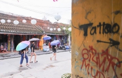 den hoi an de tram minh trong khong gian nhe nhang