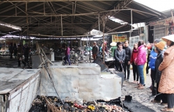 nong cho o ha noi dang chay ngun ngut khoi den ngut troi