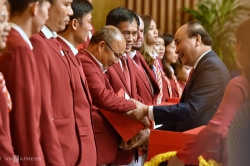 nu tien si xung may tao khi tiep dan thua nhan nong nay