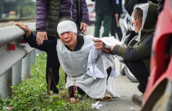 di ra sat ta hoa phat hien nam thanh nien chet ben xe may