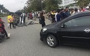 sau va cham giao thong nam thanh nien duoi danh nu pho giam doc benh vien tim ha noi