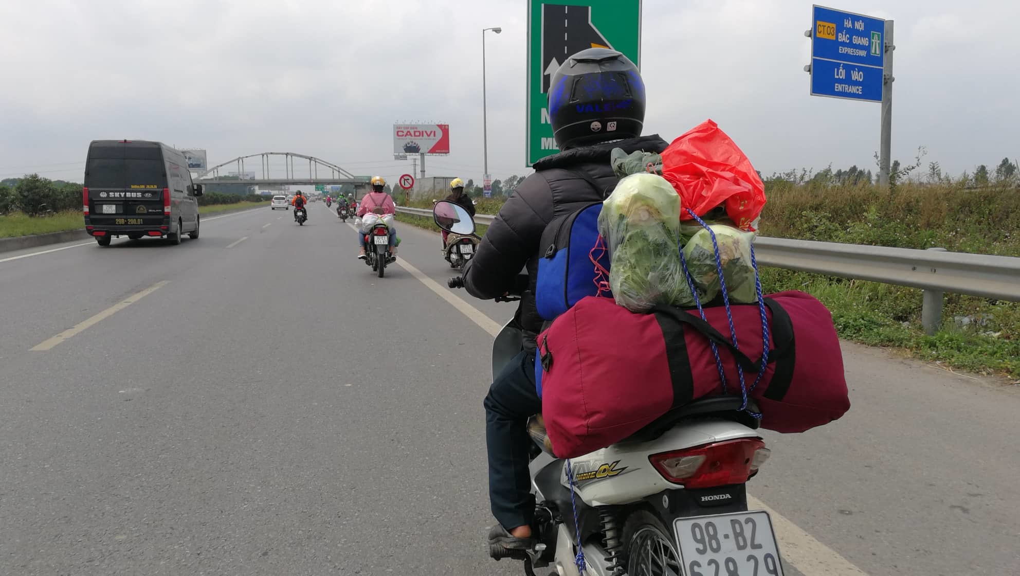 ha noi cao toc tac dai dan bang ruong ve nha sau ky nghi tet