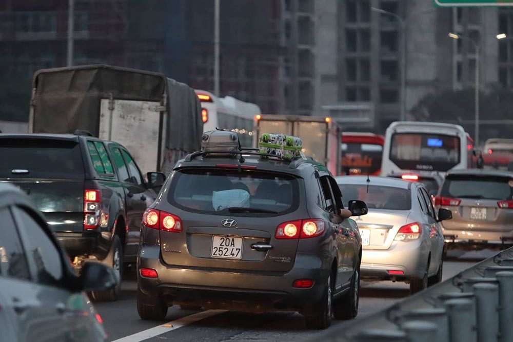 ha noi cao toc tac dai dan bang ruong ve nha sau ky nghi tet