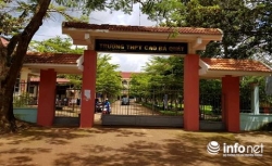 nam sinh dan nguoi vao truong danh thay giao gay mui