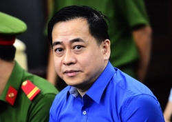 bat ngo voi ly lich vu quotnhomquot