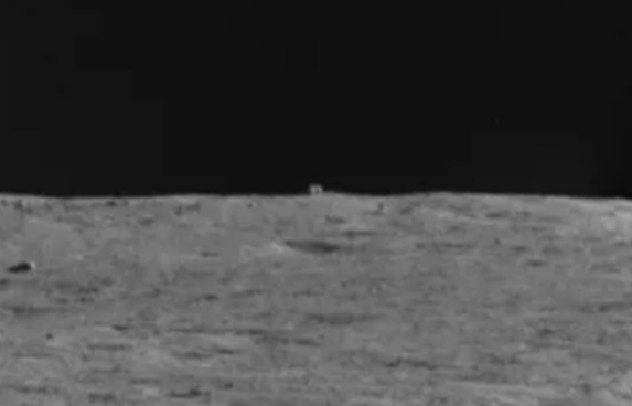 Bất ngờ sự thật về "túp lều bí ẩn" trên Mặt Trăng
