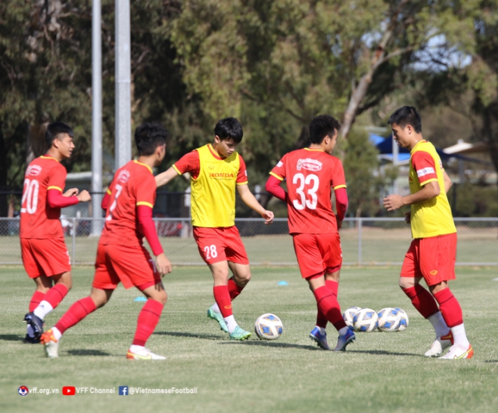 HLV Park Hang Seo chia đội hình đá đối kháng, chọn nhân sự đấu Australia - 5