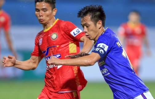 11 cầu thủ mắc COVID-19, hoãn trận Nam Định vs Hà Nội FC