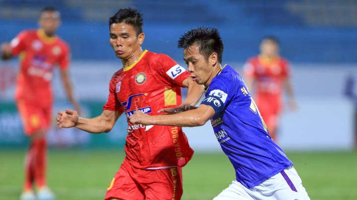 11 cầu thủ mắc COVID-19, hoãn trận Nam Định vs Hà Nội FC - 1