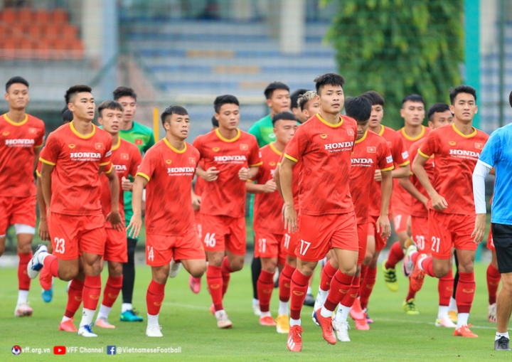 Trợ lý Lee Young Jin nắm quyền chỉ đạo U23 Việt Nam  - 1