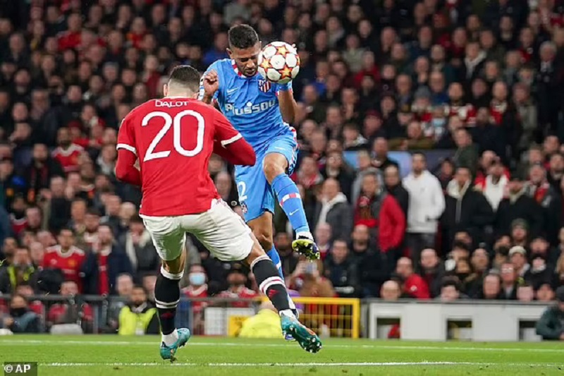 CĐV Man Utd có hành động