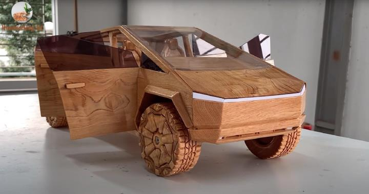Hình ảnh Tesla Cybertruck bằng gỗ của thợ Việt trên báo ngoại - 2
