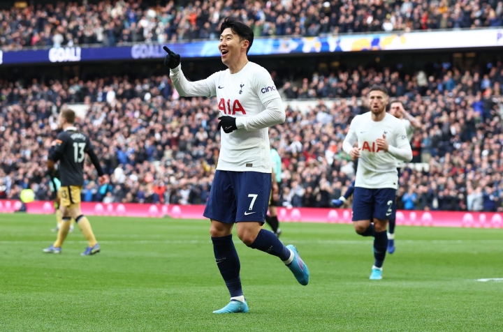 Đè bẹp Newcastle, Tottenham trở lại top 4 Ngoại hạng Anh - 3