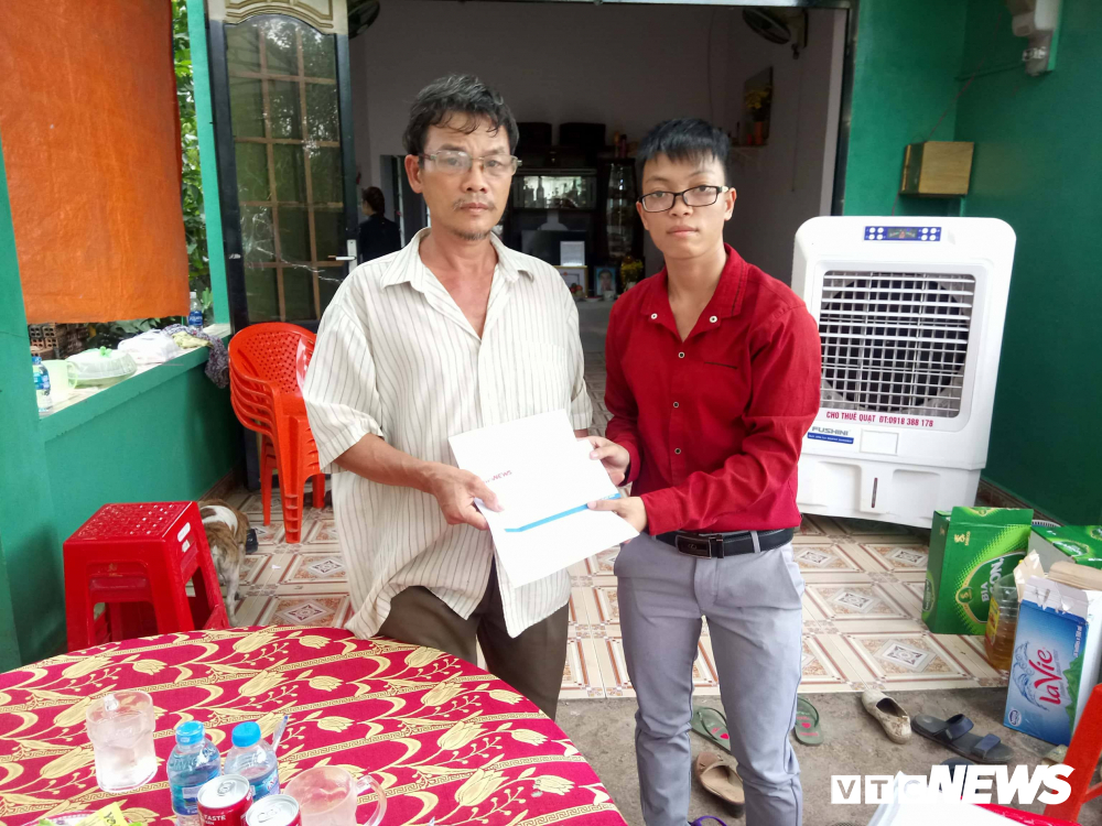 bao dien tu vtc news trao 50 trieu dong cho gia dinh 5 hiep si bi cuop tan cong