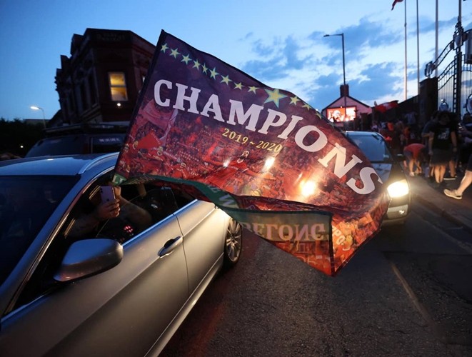 a nh cdv nhuo m do duo ng pho liverpool an mu ng chu c vo di ch li ch su