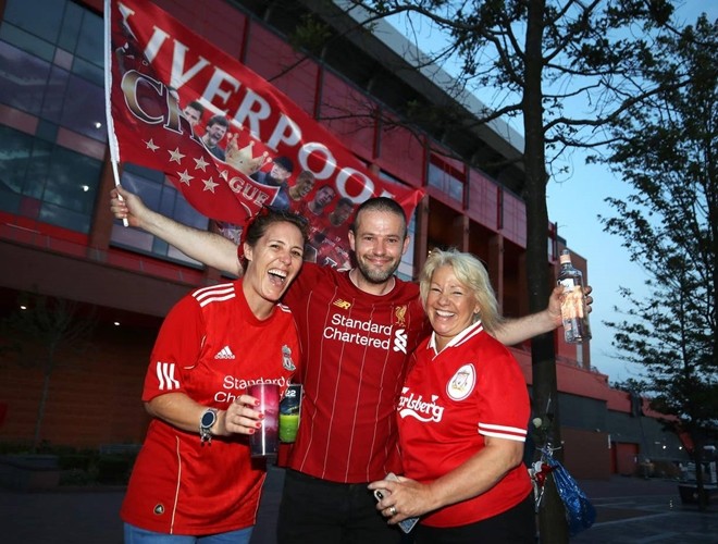 a nh cdv nhuo m do duo ng pho liverpool an mu ng chu c vo di ch li ch su