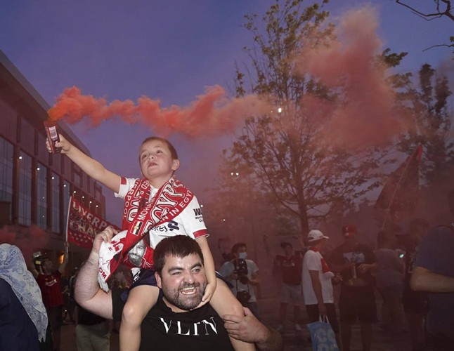a nh cdv nhuo m do duo ng pho liverpool an mu ng chu c vo di ch li ch su