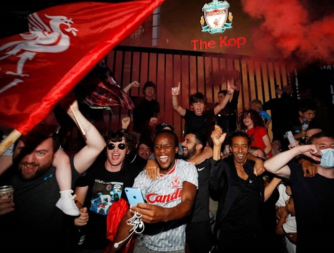 a nh cdv nhuo m do duo ng pho liverpool an mu ng chu c vo di ch li ch su