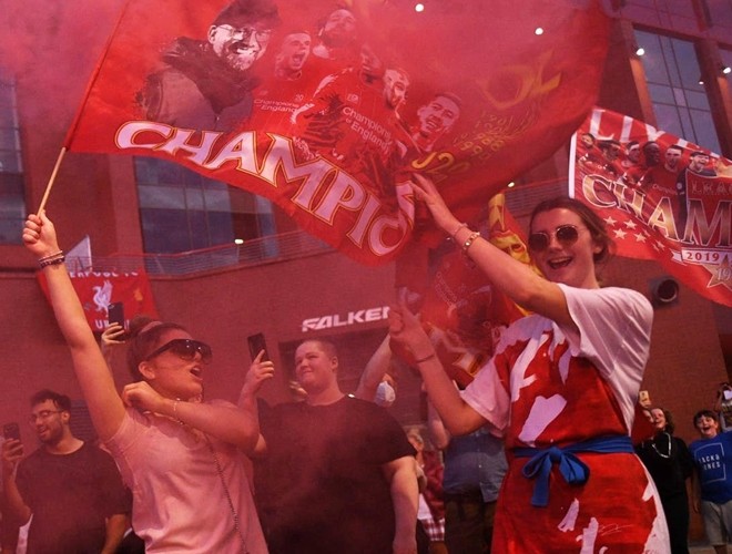 a nh cdv nhuo m do duo ng pho liverpool an mu ng chu c vo di ch li ch su