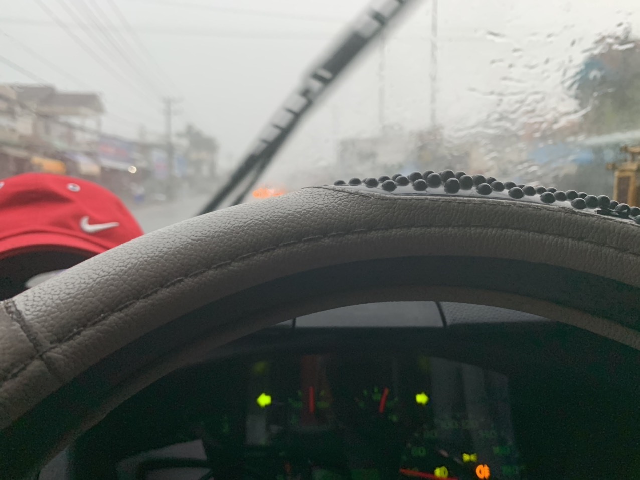 vao mua mua cach cham soc xe de chay an toan trong mua