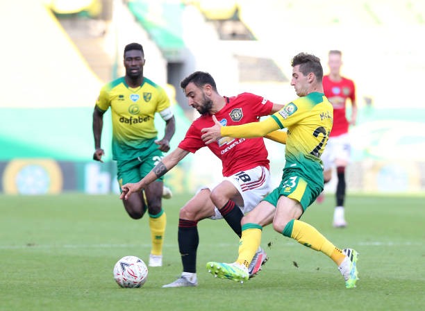 maguire ghi ban trong hiep phu dua man united tien vao ban ket fa cup