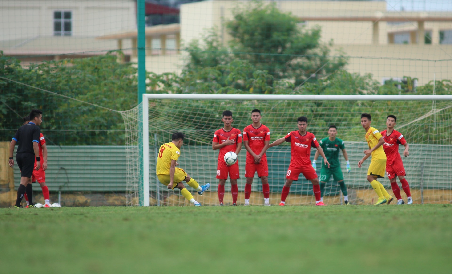 tien dao hoang anh gia lai duoc thay park day lai cach di bong