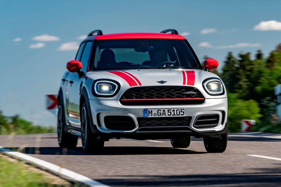 dien mao moi cua mini jcw countryman 2021