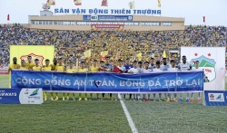 Bóng đá Việt Nam gây ấn tượng khi tổ chức 400 trận đấu giữa dịch COVID-19