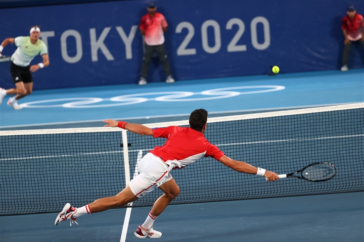 Thua sốc ở bán kết, Djokovic vỡ mộng vô địch Olympic Tokyo - 2