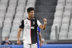 Mừng vô địch Serie A, Ronaldo sắm siêu xe hàng thửa