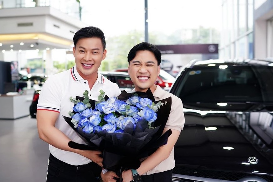 Xế hộp 2 tỉ của cặp đôi. Ảnh: NSCC