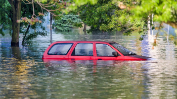 Bí quyết xử lý nhanh khi ôtô bị ngập nước