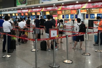 Hơn 800 khách du lịch mắc kẹt tại Đà Nẵng được Vietjet đưa về nhà