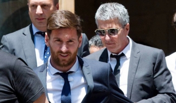 Cha của Messi từ chối PSG và hé lộ chuyện con trai chọn Man City