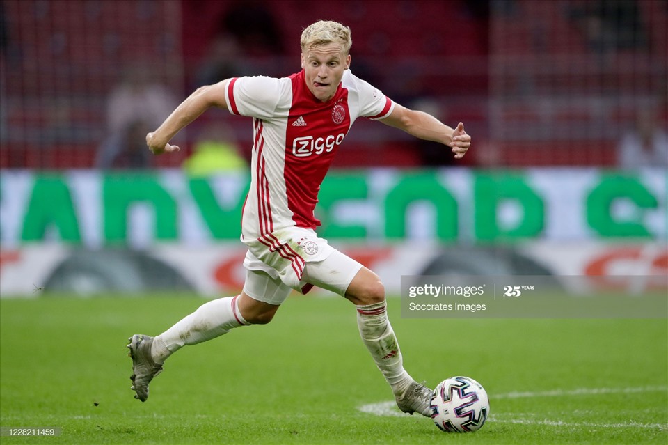 Van de Beek chuẩn bị trở thành tân binh đầu tiên của Man United. Ảnh: Getty