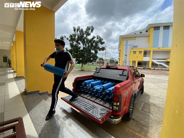 'Cha đẻ' ATM gạo thành lập thêm ATM oxy giao tận nhà bệnh nhân COVID-19 - 2