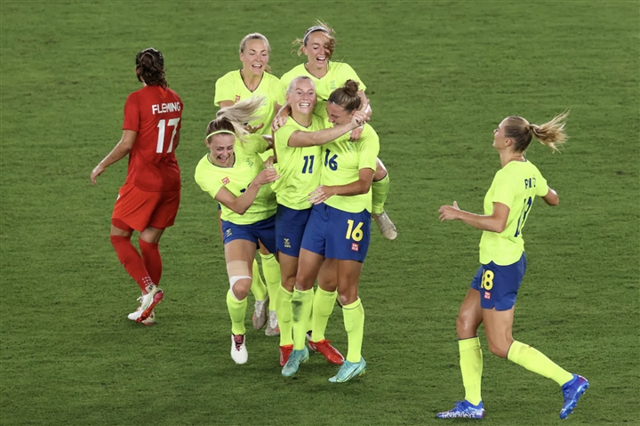 Olympic Tokyo: Đánh bại Thụy Điển, Canada giành huy chương vàng bóng đá nữ - 2