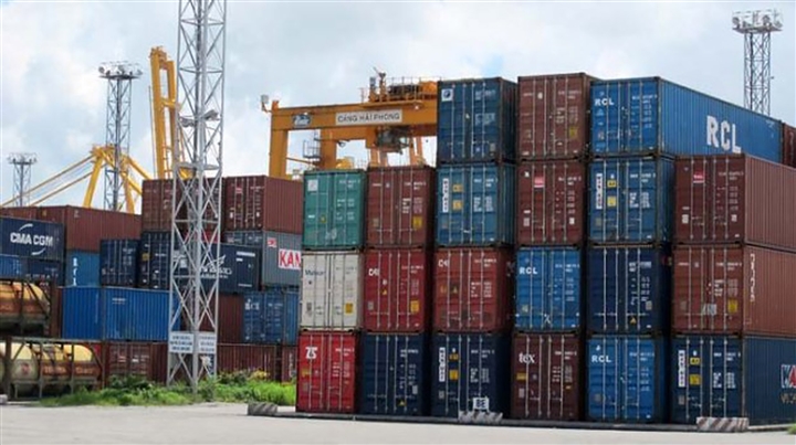 Bộ Công Thương đề nghị giảm phí lưu container, lưu kho cho hàng hóa ở cảng biển - 1