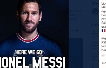 Messi chốt hợp đồng với PSG, lên đường sang Pháp