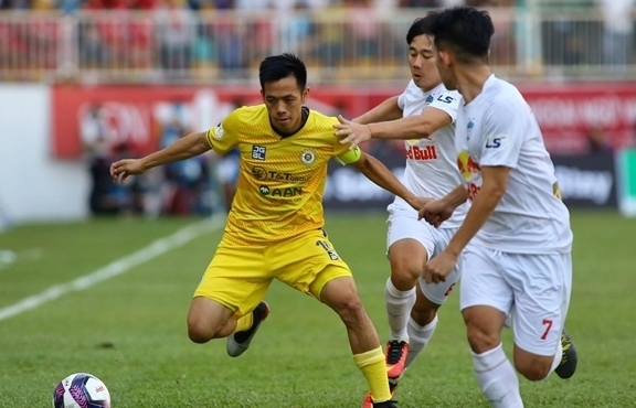 BLV Quang Huy: "Dừng V-League 2021 là hợp lý"