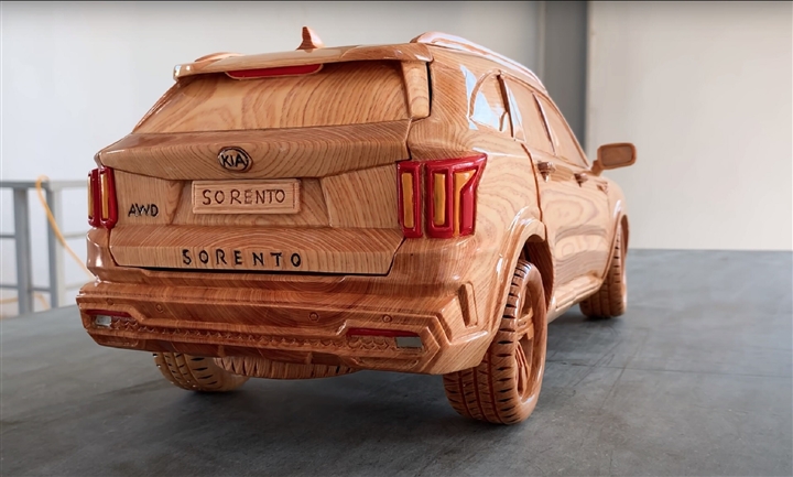 Ngắm mô hình Kia Sorento 2021 bằng gỗ của thợ Việt trên báo ngoại - 5