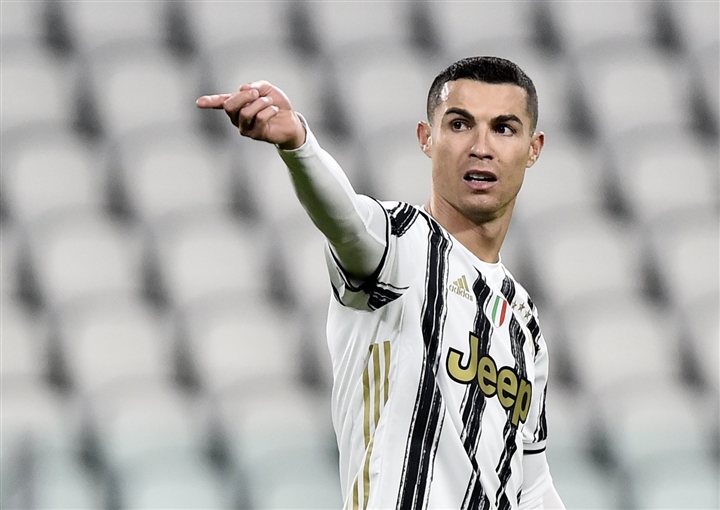 Ronaldo về Man Utd: Cú lừa khiến cả thế giới 'việt vị' - 1