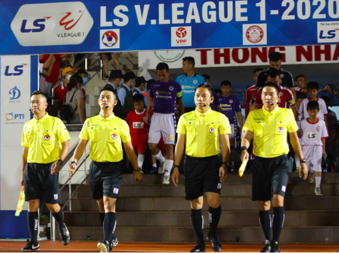 Trọng tài thi trượt đầu mùa có cơ hội trở lại bắt V-League 2020 ảnh 1