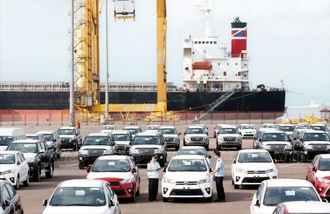 Ô tô nhập khẩu tăng gần gấp đôi trong tháng 8 ảnh 1