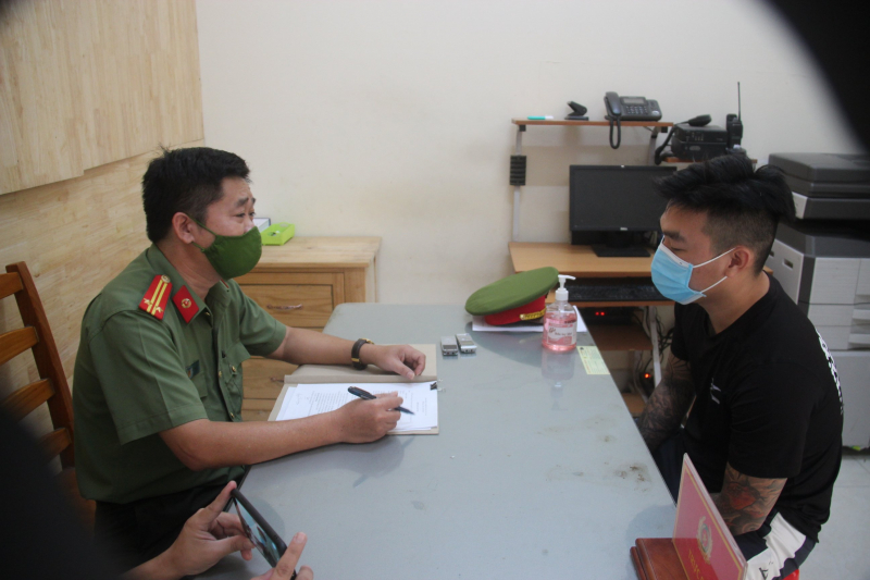 Bình luận sai về Vaccine, thanh niên bị Công an mời làm việc -0