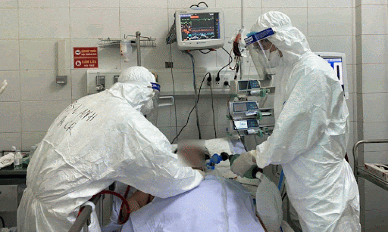 Chủ tịch nước truy tặng Huân chương cho 2 nhân viên y tế -0