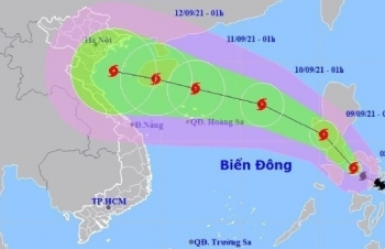 Bão Conson di chuyển nhanh, có thể giật cấp 14 khi vào Biển Đông