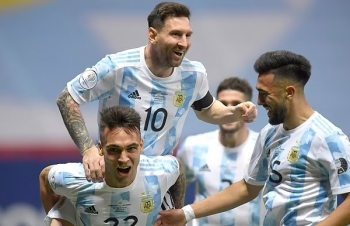 Lập kỷ lục mới, Messi vượt mặt Pele